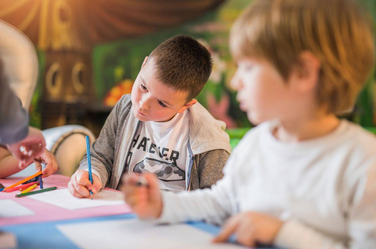 Rysunkowo-malarski obóz dla dzieci w Łazach