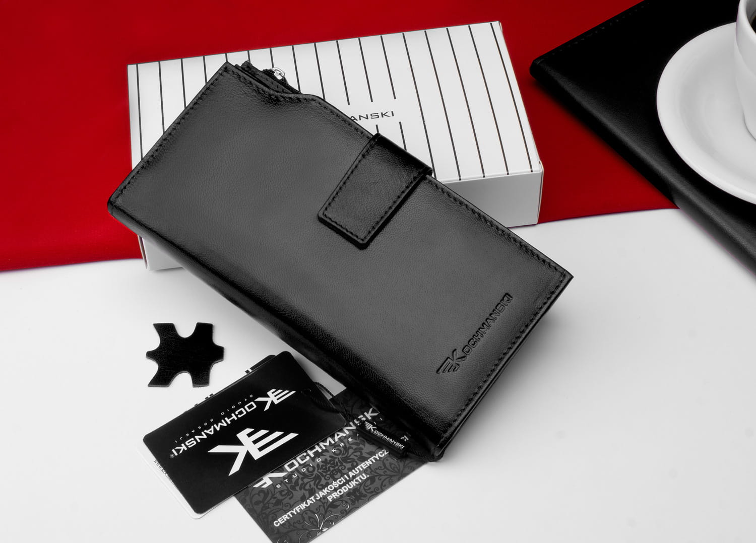 Jak dbać o czarny portfel damski, aby zachował swój blask?