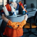 Czym się kierować przy wyborze firmy sprzątającej?