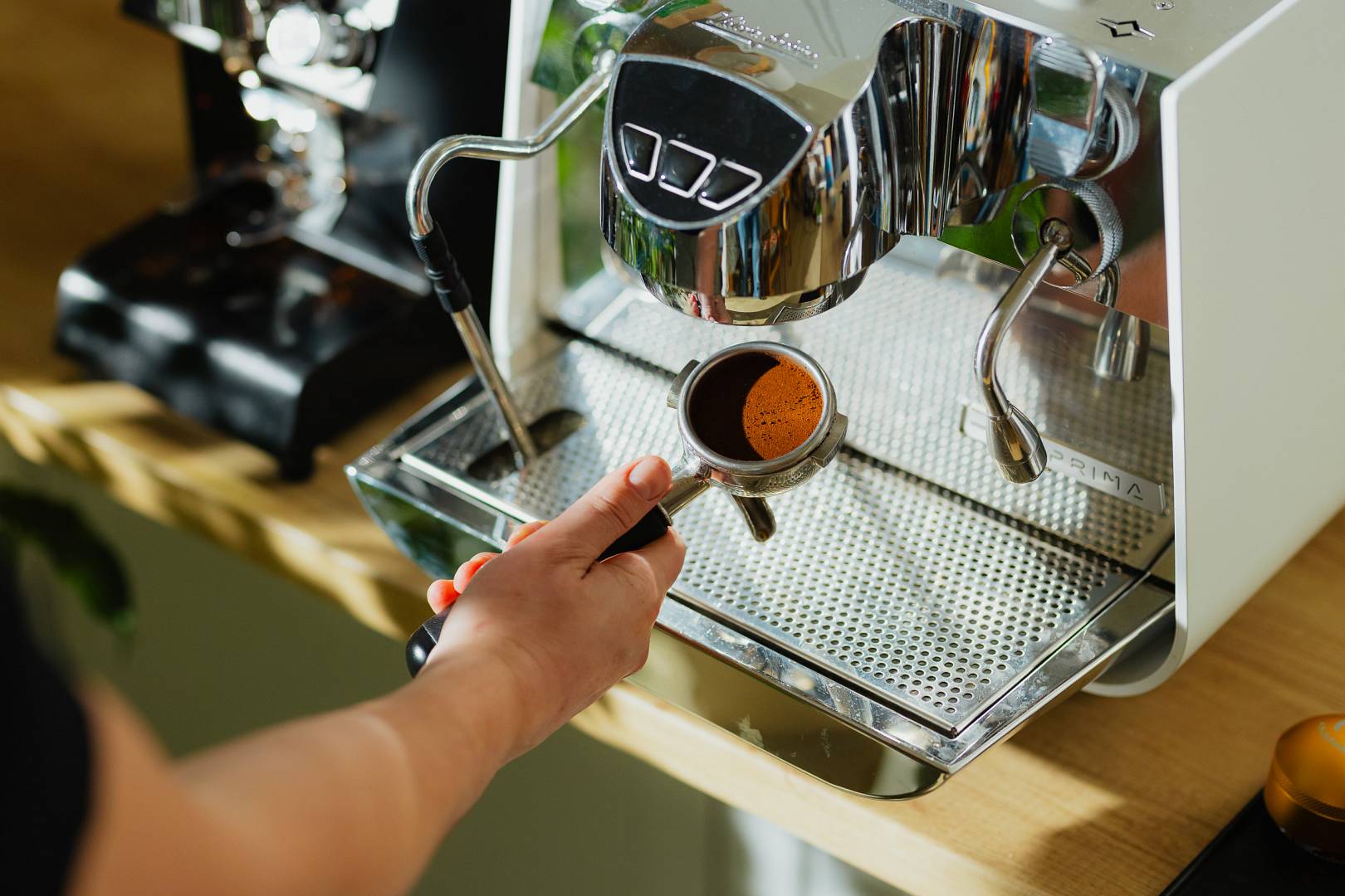 Kawa ziarnista do ekspresu – jak wybrać dobre ziarno świadomie i z przyjemnością